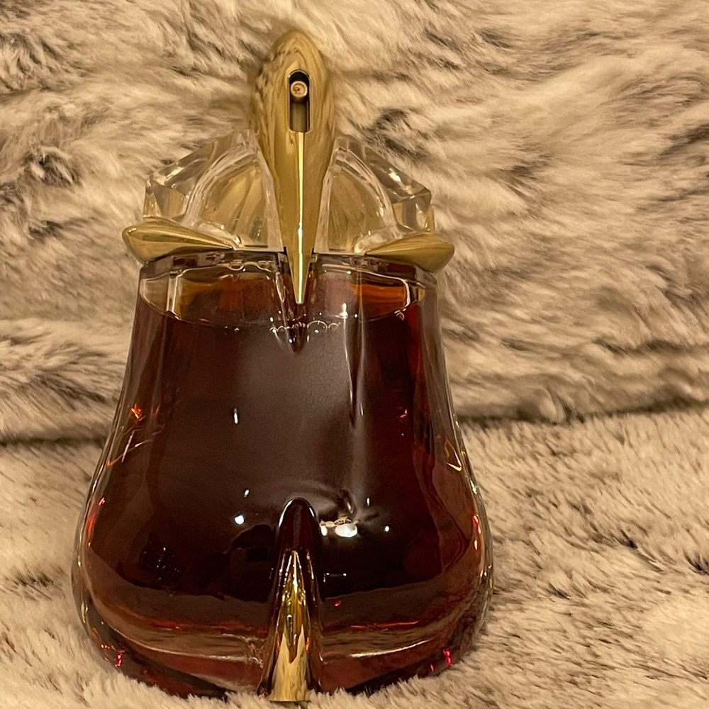 Thierry Mugler Alien Essence Absolue 
 2 oz. Spray EPD INTENSE New tester